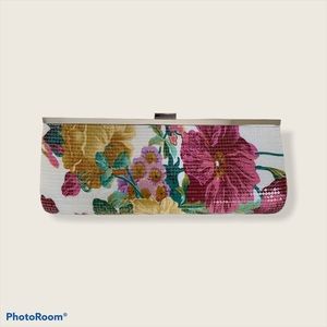 Women’s Floral Clutch